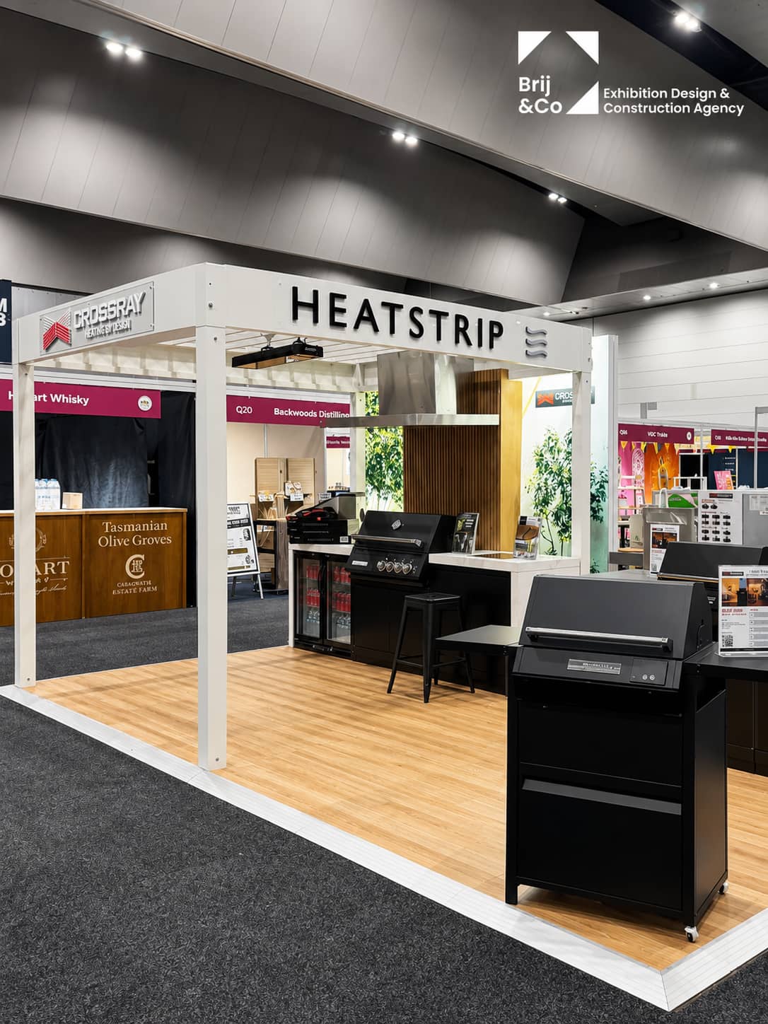 Crossray Heatstrip exhibition stand with barbecues and outdoor heaters